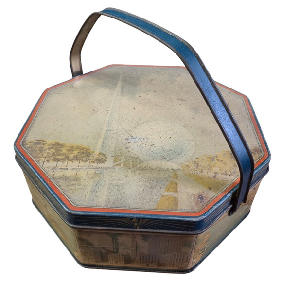 RARE Loose-Wiles Tin 1939 New York Worlds Fair Tin w Handle Vintage Collectible - Picture 1 of 16